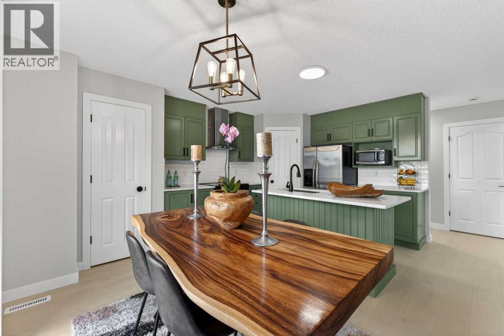 10 Somerglen Crescent Sw, Calgary, Alberta  T2Y 3L6 - Photo 9 - A2302628