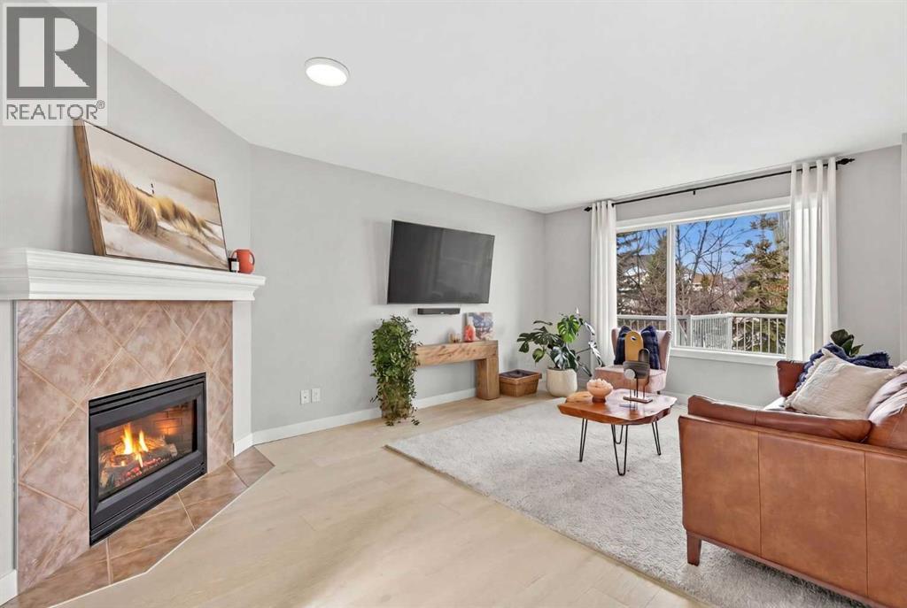 10 Somerglen Crescent Sw, Calgary, Alberta  T2Y 3L6 - Photo 5 - A2302628