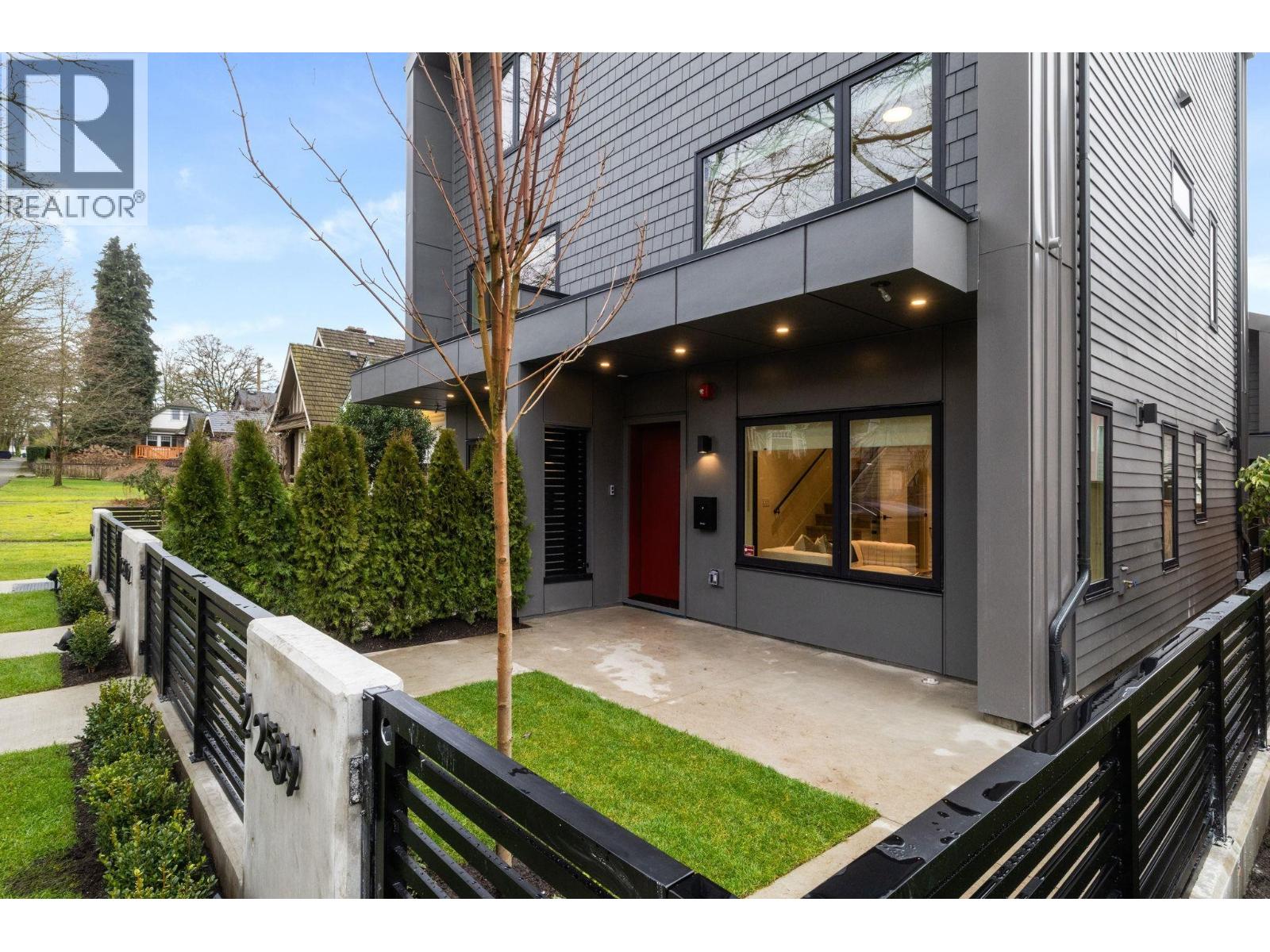 1 2541 Grant Street, Vancouver, British Columbia  V5K 3G6 - Photo 3 - R3115786