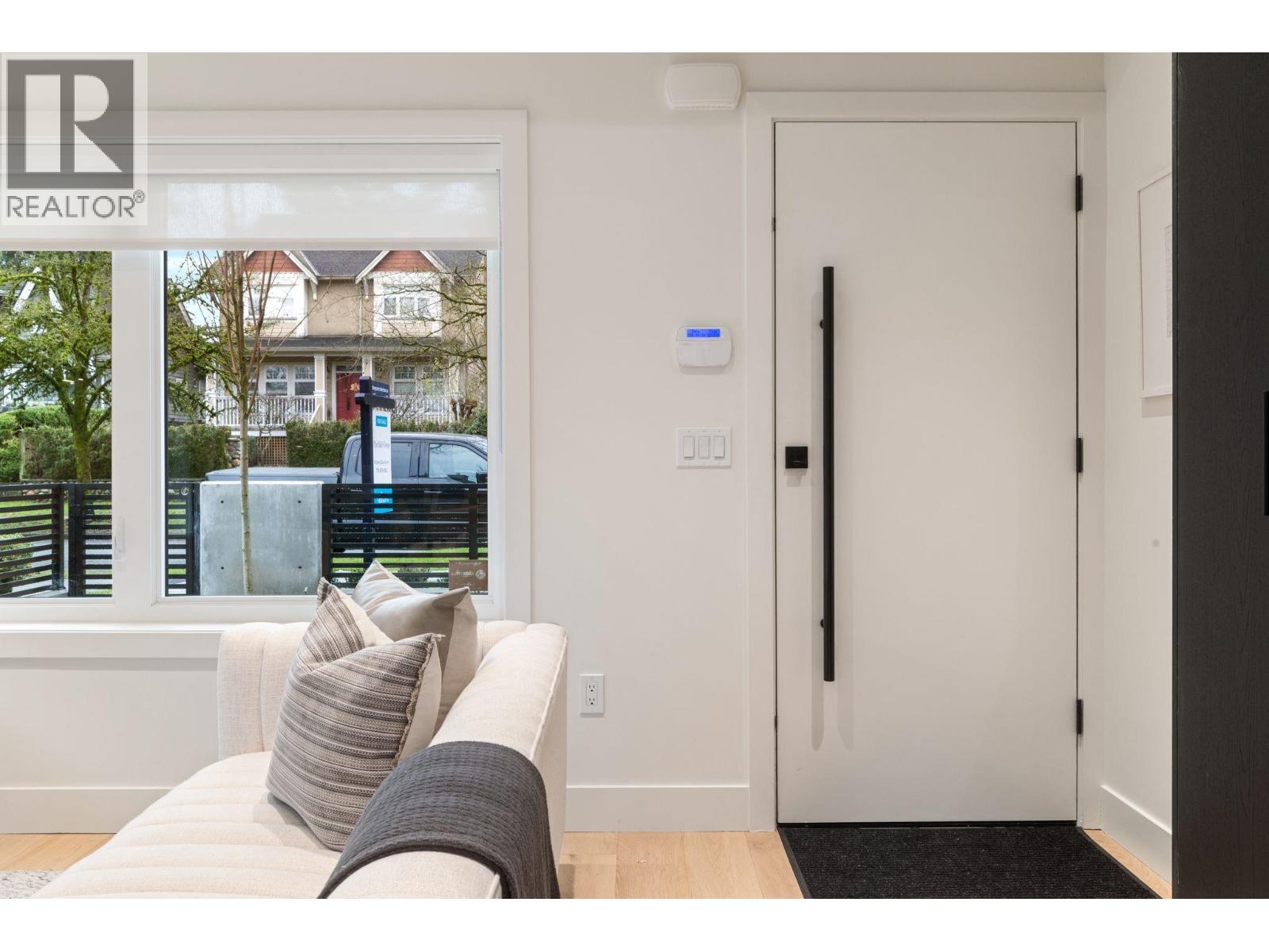 1 2541 Grant Street, Vancouver, British Columbia  V5K 3G6 - Photo 4 - R3115786