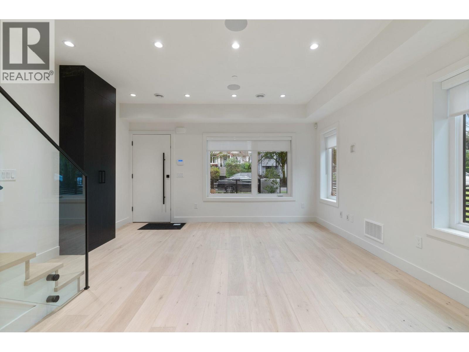 1 2541 Grant Street, Vancouver, British Columbia  V5K 3G6 - Photo 6 - R3115786