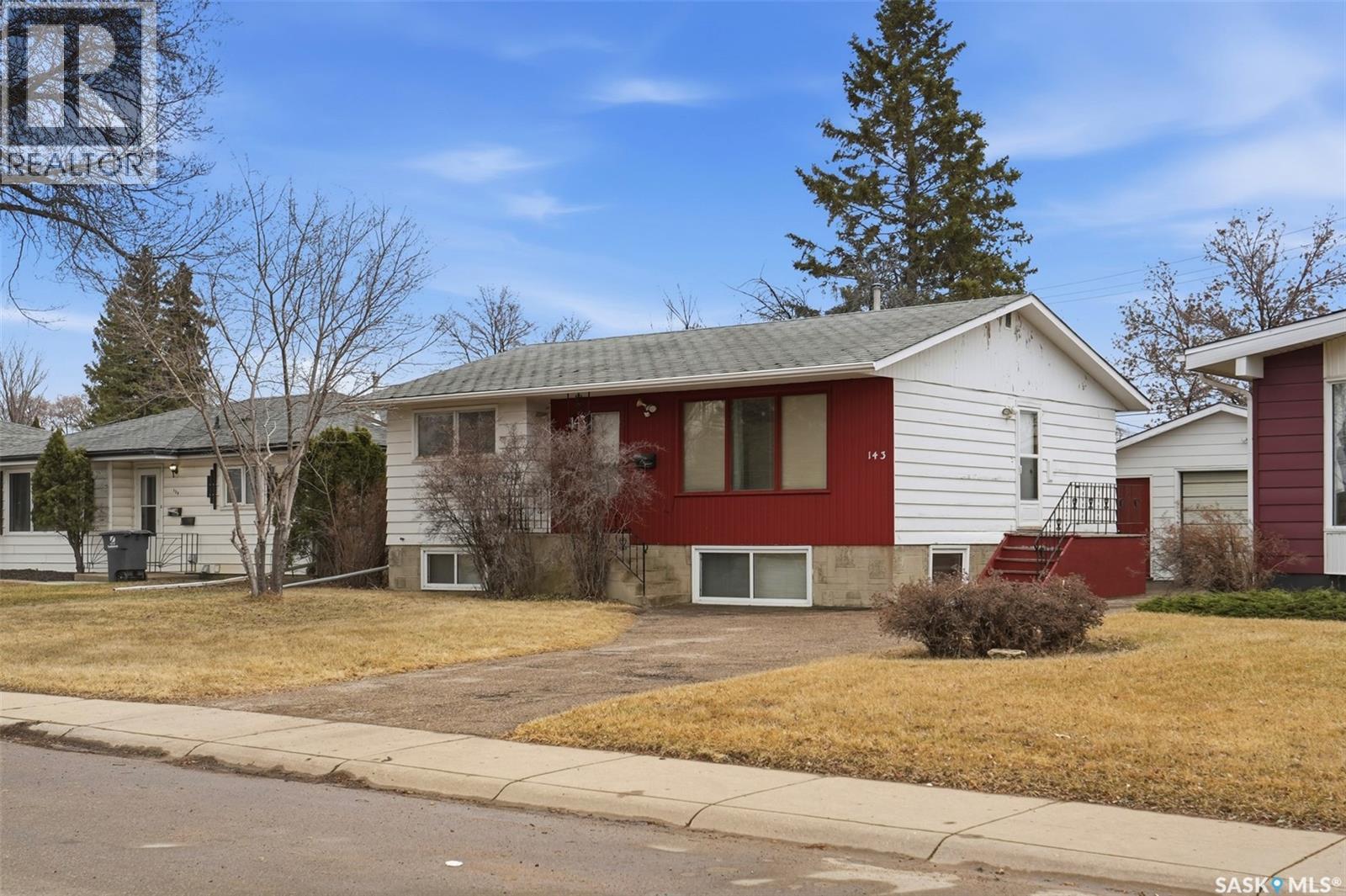 143 102nd Street W, Saskatoon, Saskatchewan  S7N 1M7 - Photo 2 - SK033724