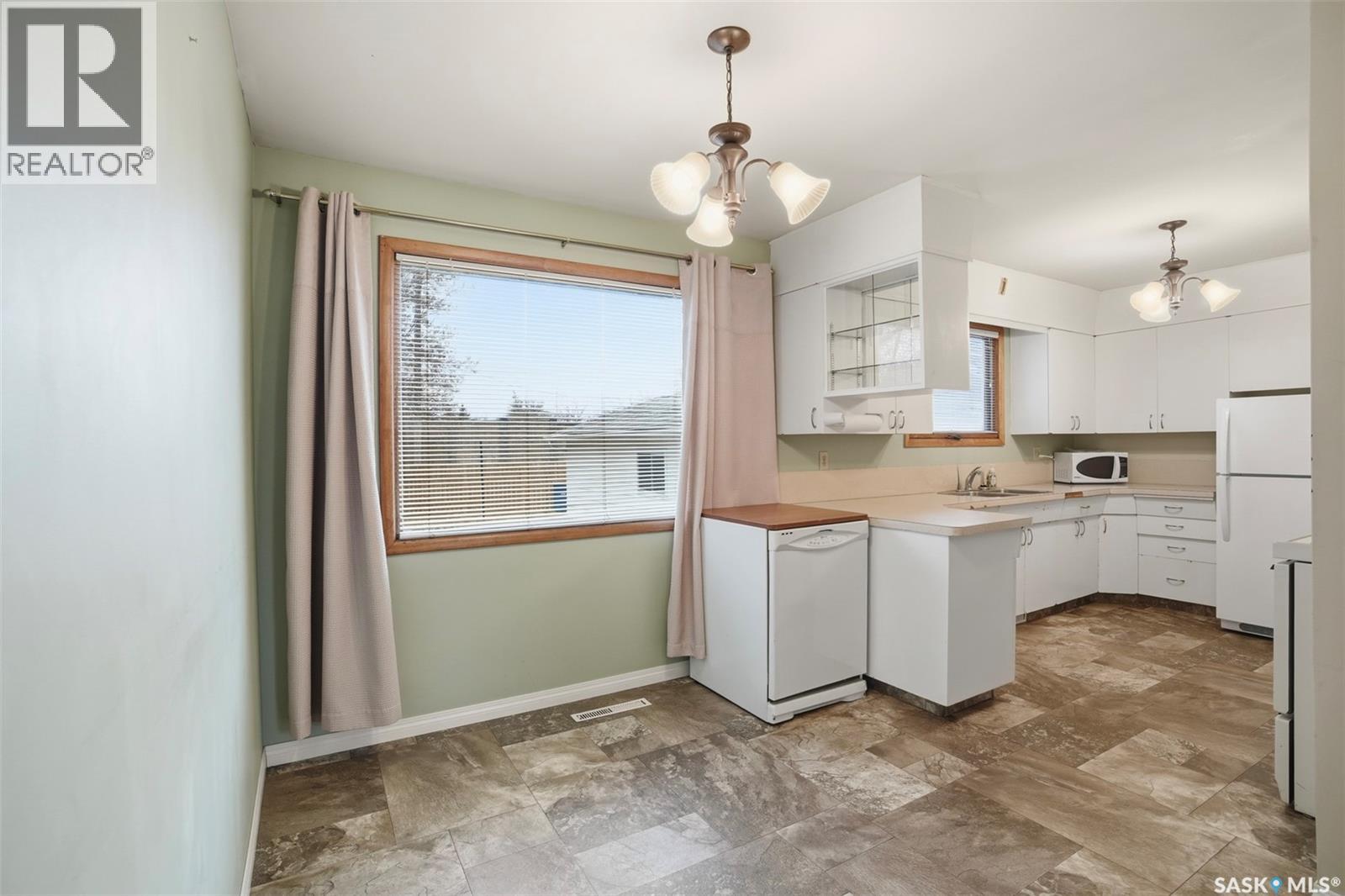 143 102nd Street W, Saskatoon, Saskatchewan  S7N 1M7 - Photo 10 - SK033724