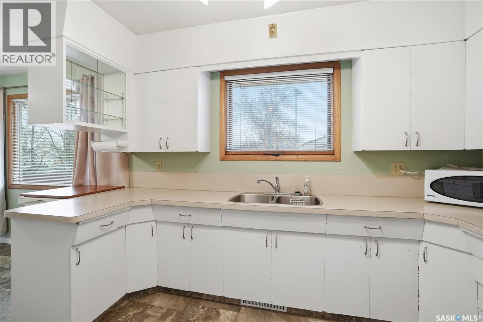 143 102nd Street W, Saskatoon, Saskatchewan  S7N 1M7 - Photo 9 - SK033724