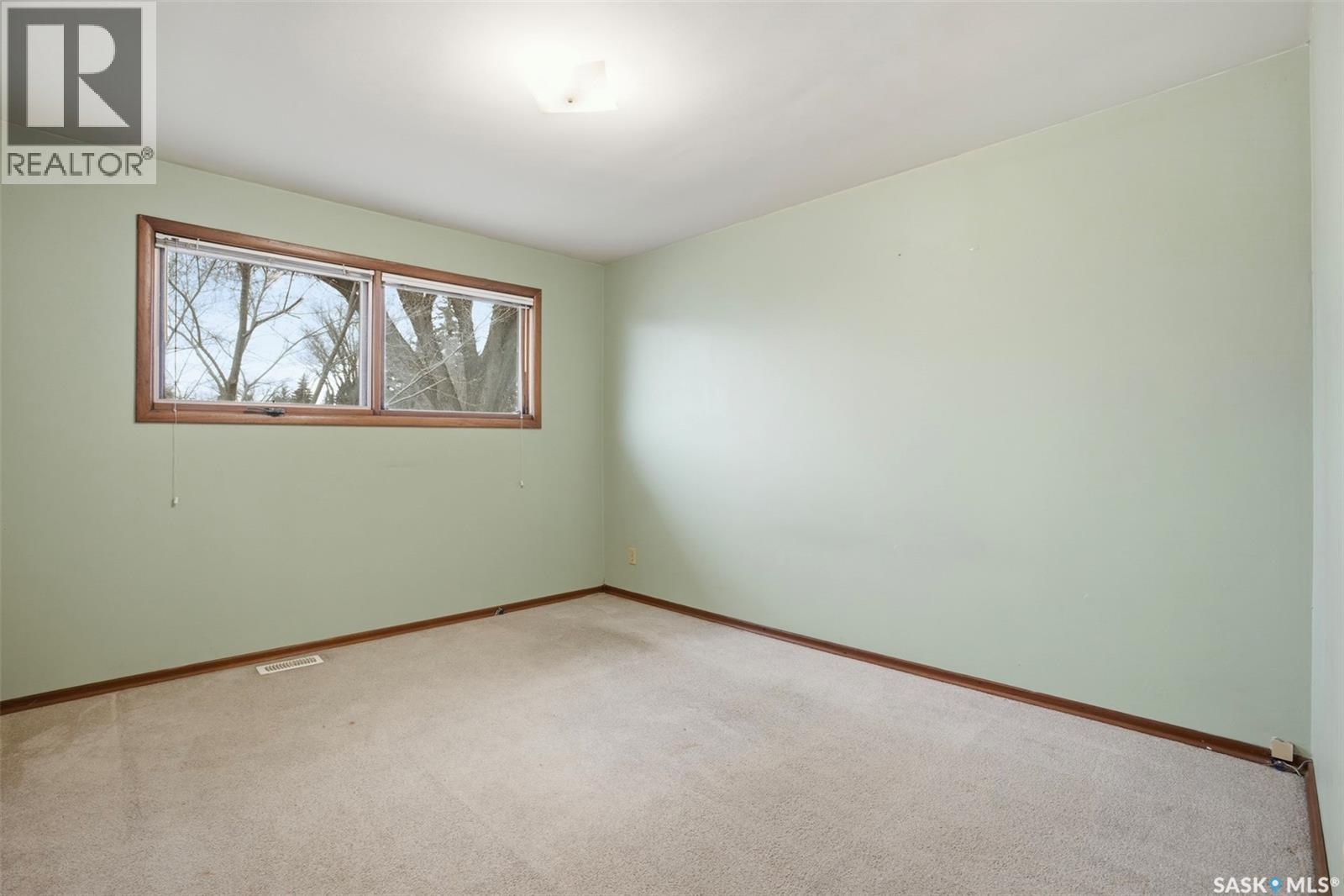 143 102nd Street W, Saskatoon, Saskatchewan  S7N 1M7 - Photo 12 - SK033724