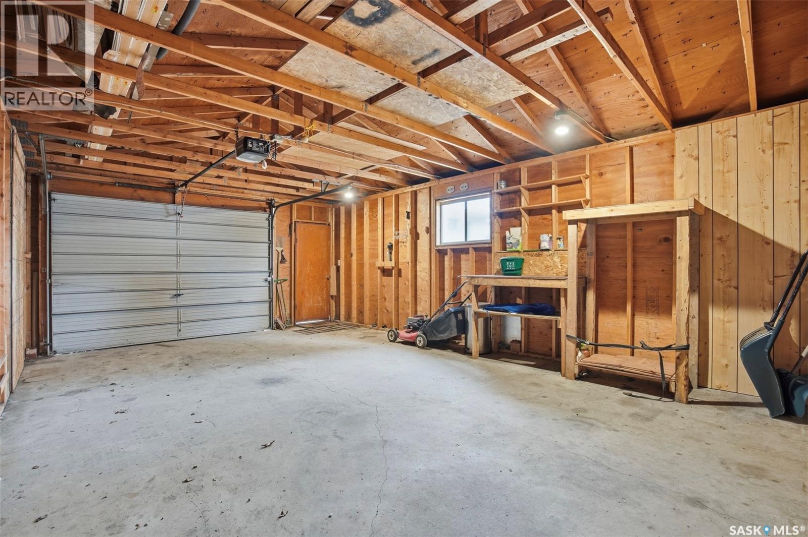 143 102nd Street W, Saskatoon, Saskatchewan  S7N 1M7 - Photo 33 - SK033724