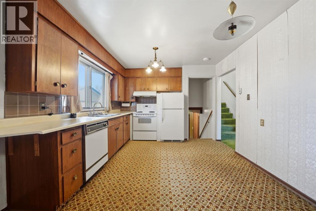 3301 41 Avenue, Red Deer, Alberta  T4N 2X5 - Photo 11 - A2304511