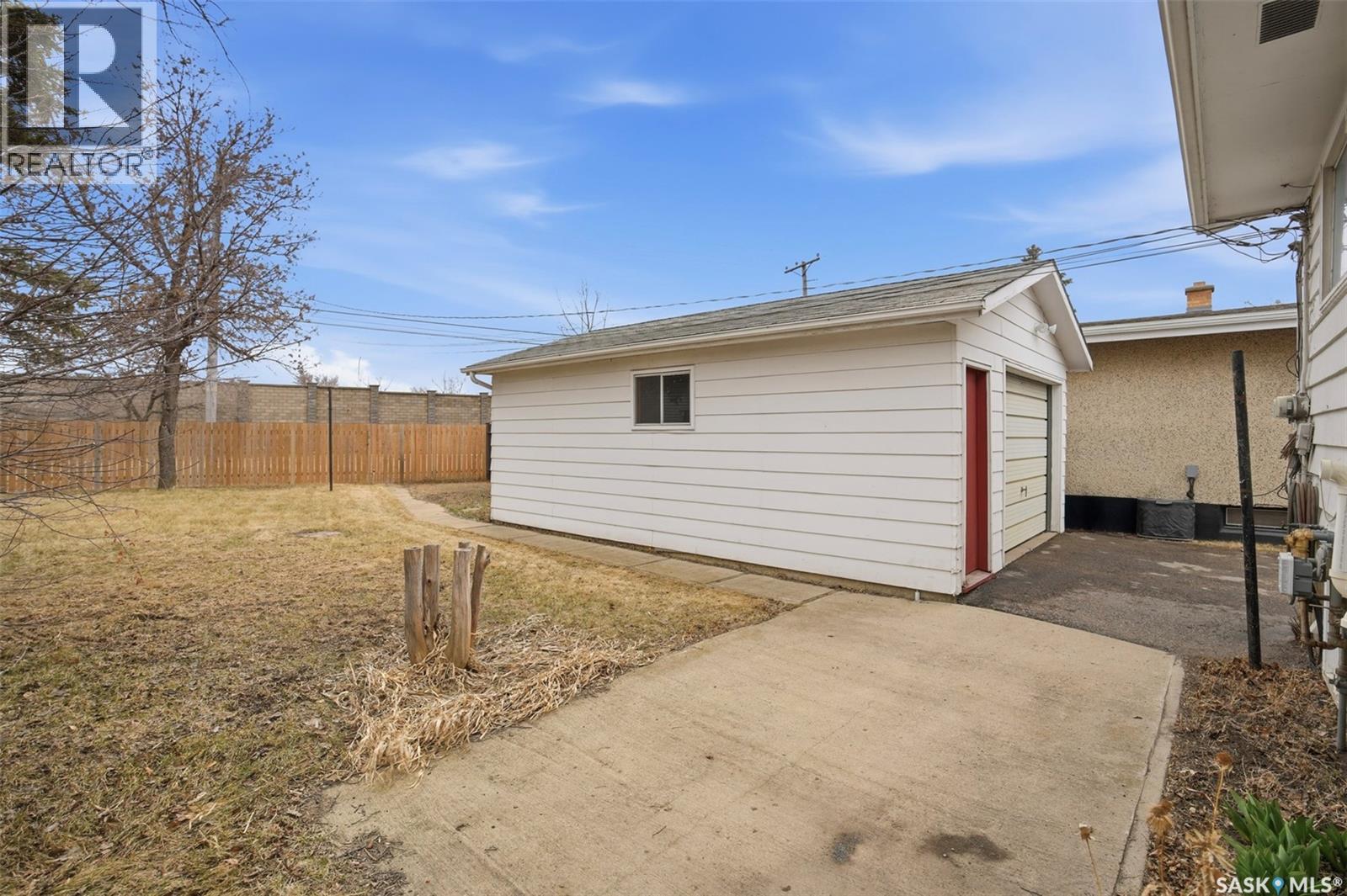 143 102nd Street W, Saskatoon, Saskatchewan  S7N 1M7 - Photo 32 - SK033724