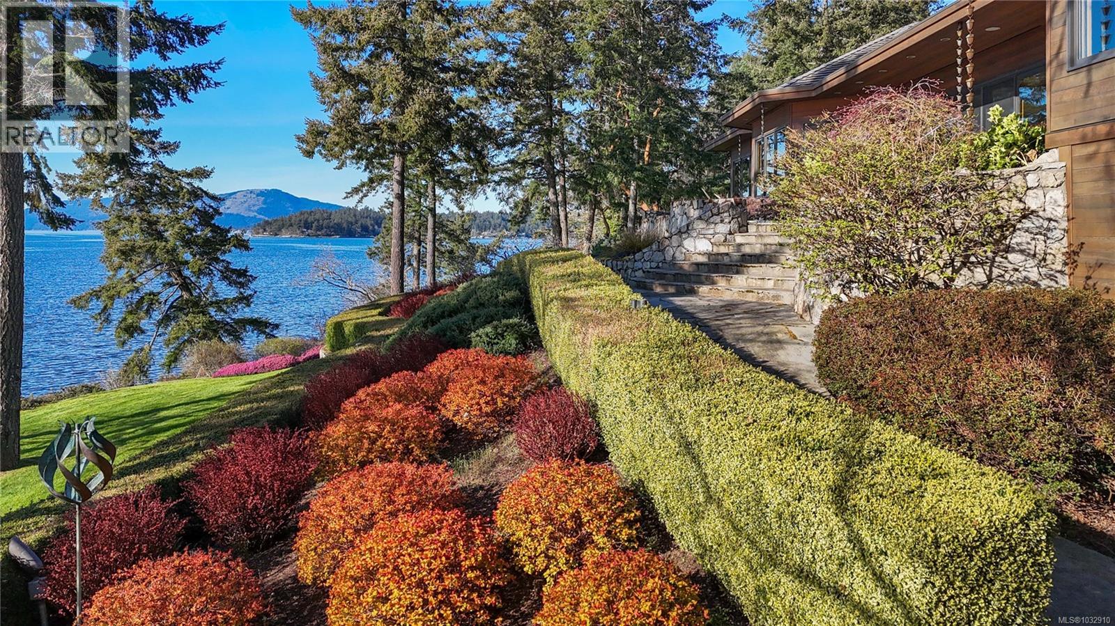 8440 Lawrence Rd, Central Saanich, British Columbia  V8M 1S5 - Photo 11 - 1032910