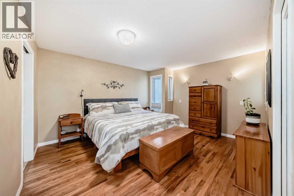 716 Queensland Drive SE, Calgary, Alberta  T2J 4S9 - Photo 11 - A2303354