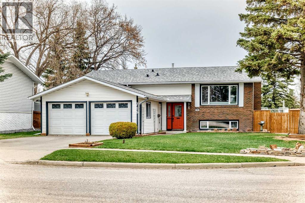 716 Queensland Drive SE, Calgary, Alberta