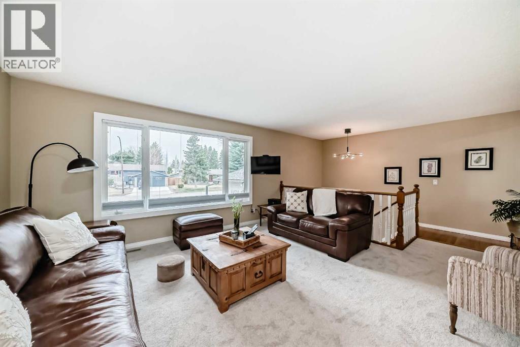 716 Queensland Drive SE, Calgary, Alberta  T2J 4S9 - Photo 9 - A2303354