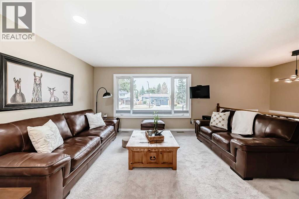 716 Queensland Drive SE, Calgary, Alberta  T2J 4S9 - Photo 10 - A2303354