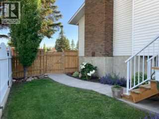716 Queensland Drive SE, Calgary, Alberta  T2J 4S9 - Photo 35 - A2303354
