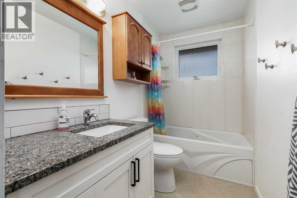 248 Huntcroft Road Ne, Calgary, Alberta  T2K 4E2 - Photo 18 - A2304860