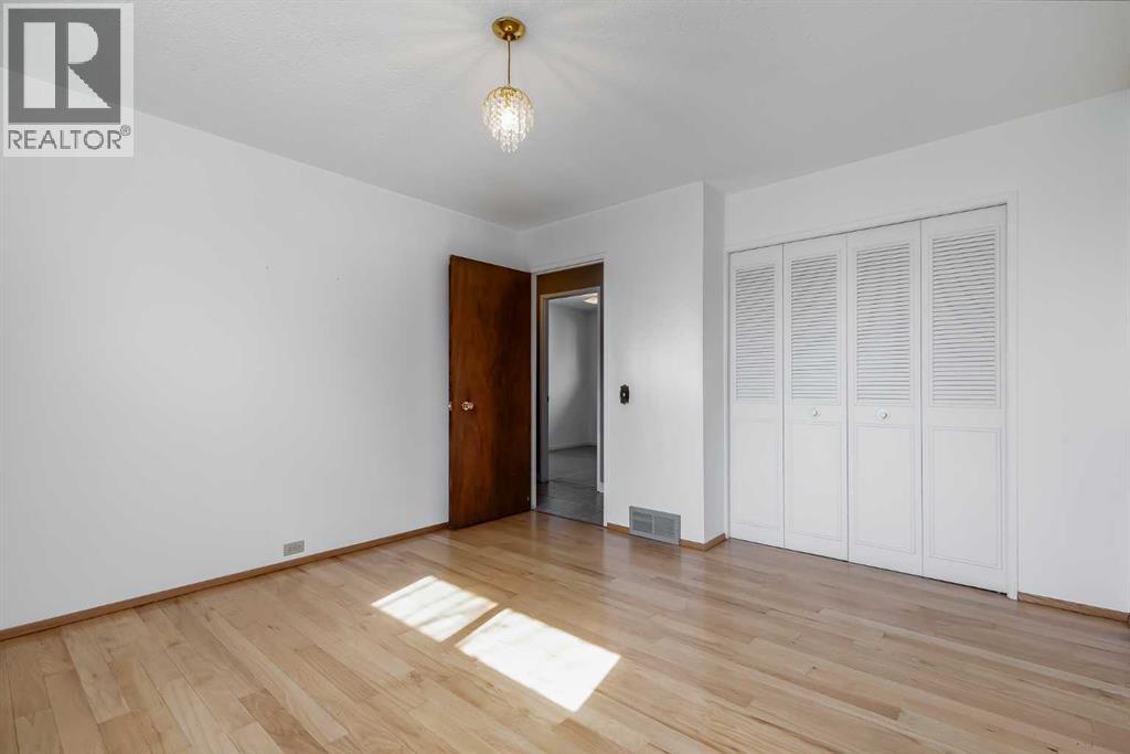 248 Huntcroft Road Ne, Calgary, Alberta  T2K 4E2 - Photo 17 - A2304860