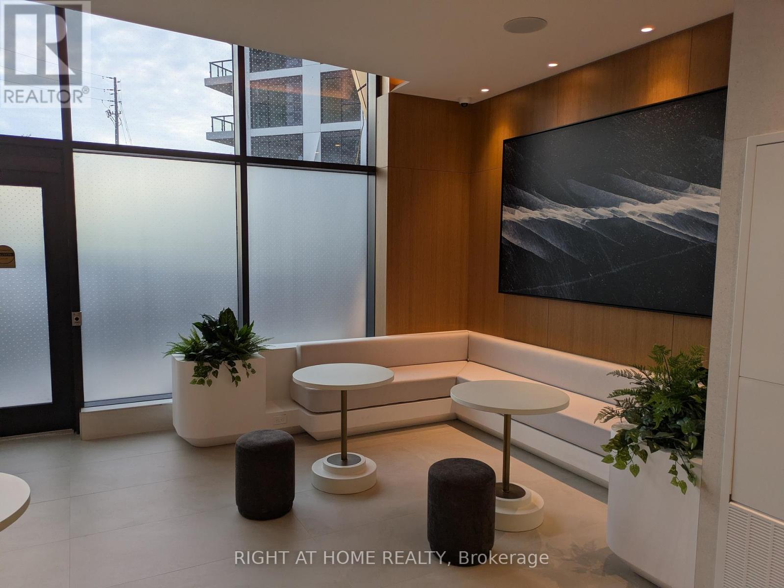 2401 - 60 Central Park Roadway Road, Toronto, Ontario  M9A 3K1 - Photo 18 - W13043970