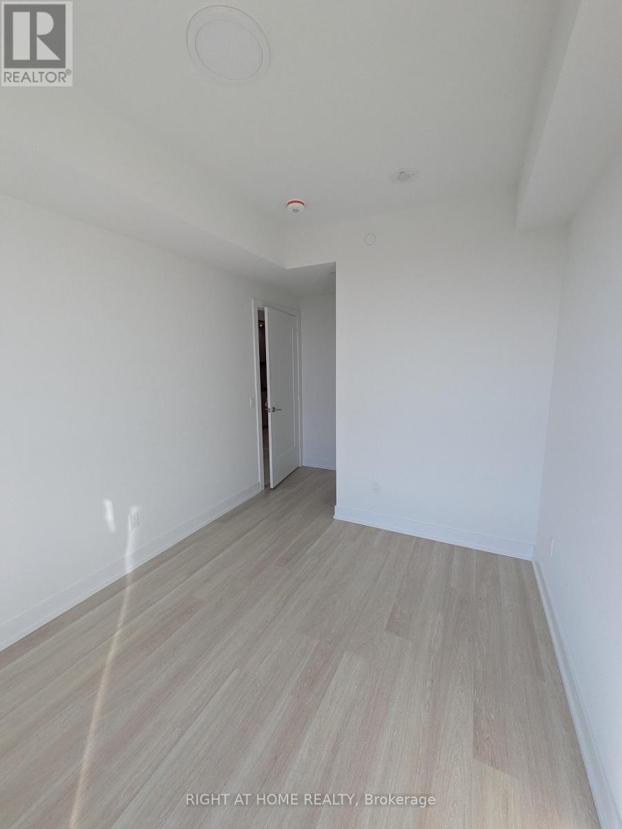 2401 - 60 Central Park Roadway Road, Toronto, Ontario  M9A 3K1 - Photo 8 - W13043970