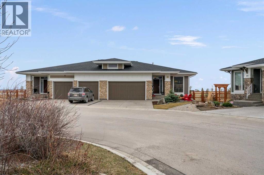 24 Pipit Bay, Rural Rocky View County, Alberta  T3Z 0C9 - Photo 3 - A2304715