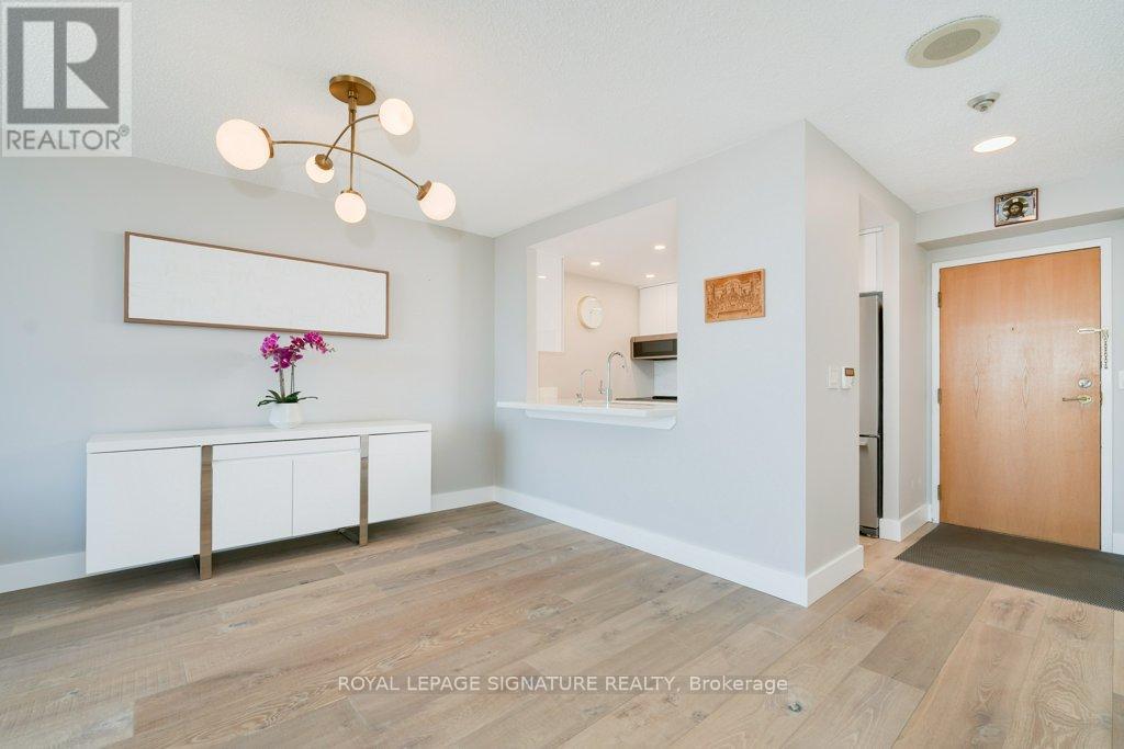 2812 - 7 Concorde Place, Toronto, Ontario  M3C 3N4 - Photo 4 - C13043976