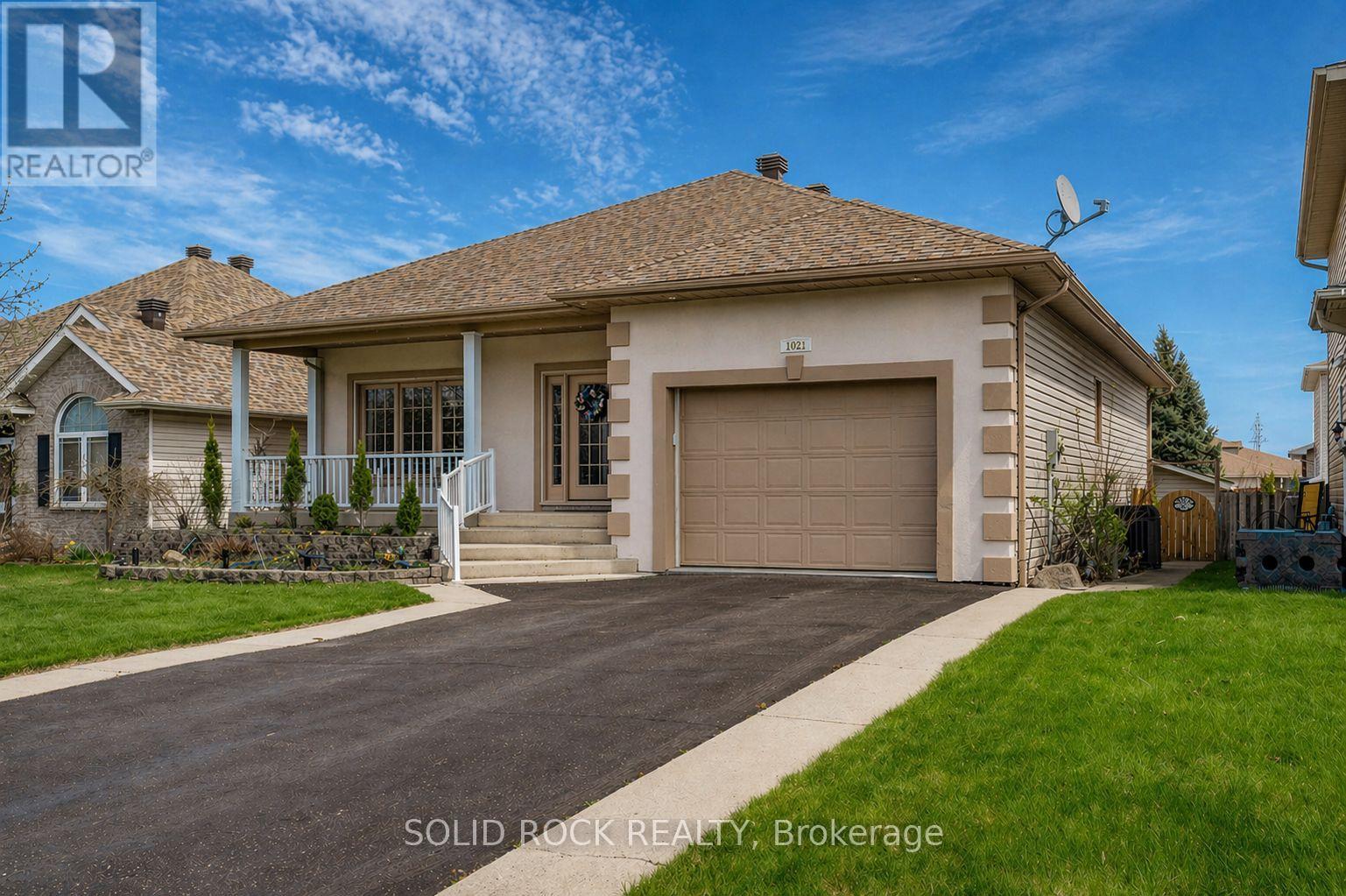 1021 Crestwood Drive, Brockville, Ontario  K6V 7N1 - Photo 2 - X13043972