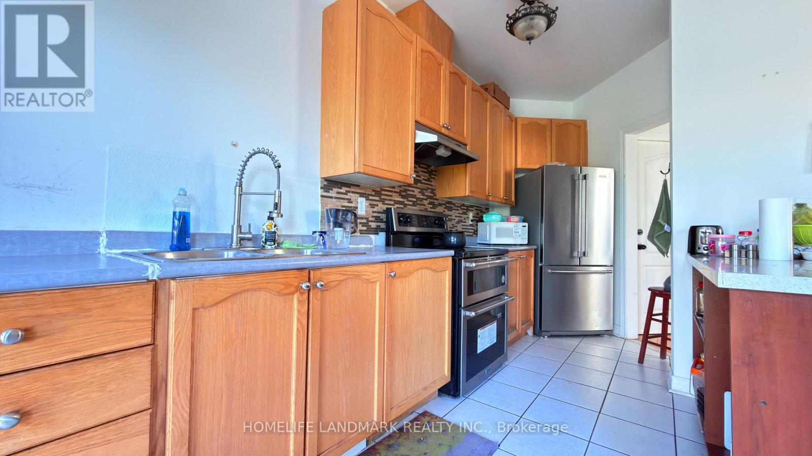 37 Seahorse Avenue, Brampton, Ontario  L6V 4N7 - Photo 3 - W13043978