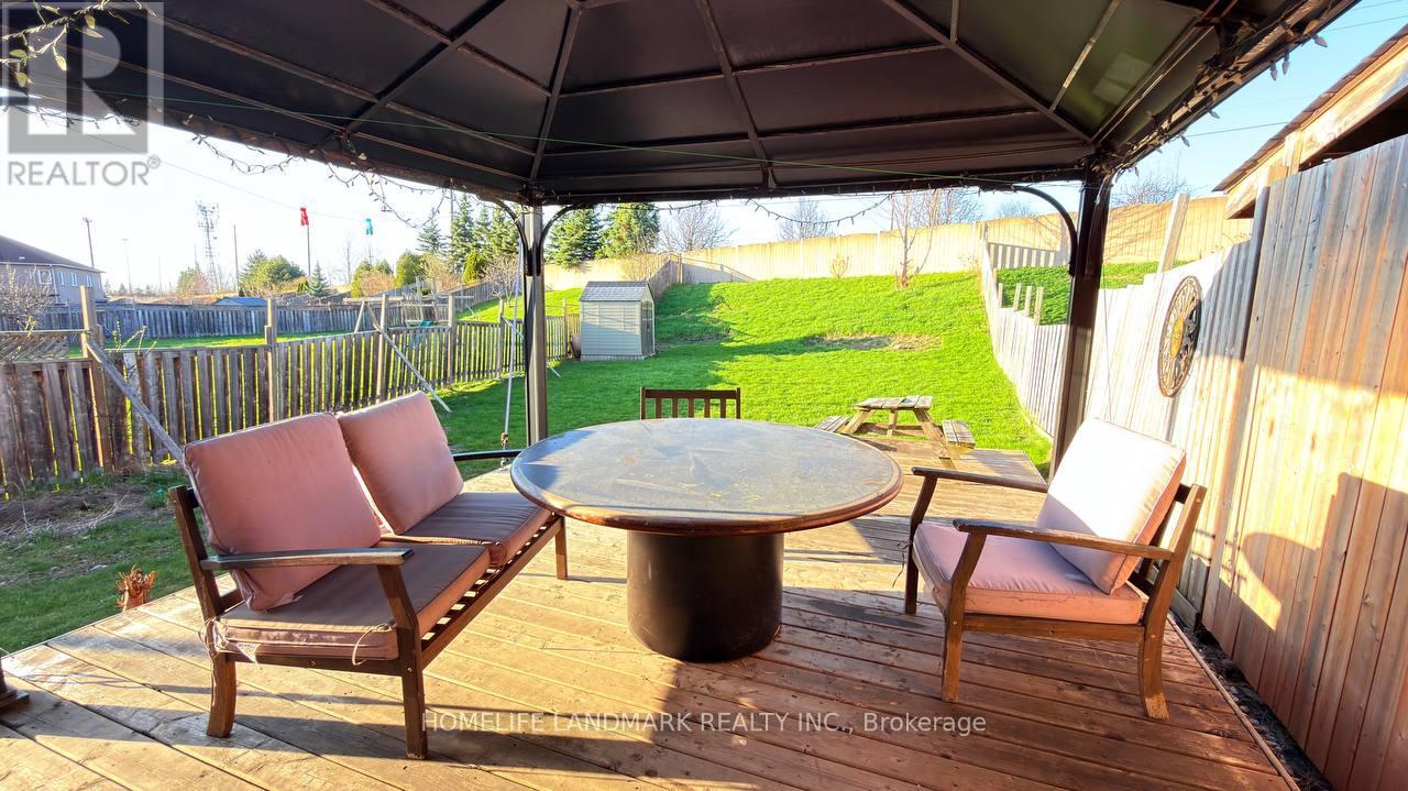 37 Seahorse Avenue, Brampton, Ontario  L6V 4N7 - Photo 9 - W13043978