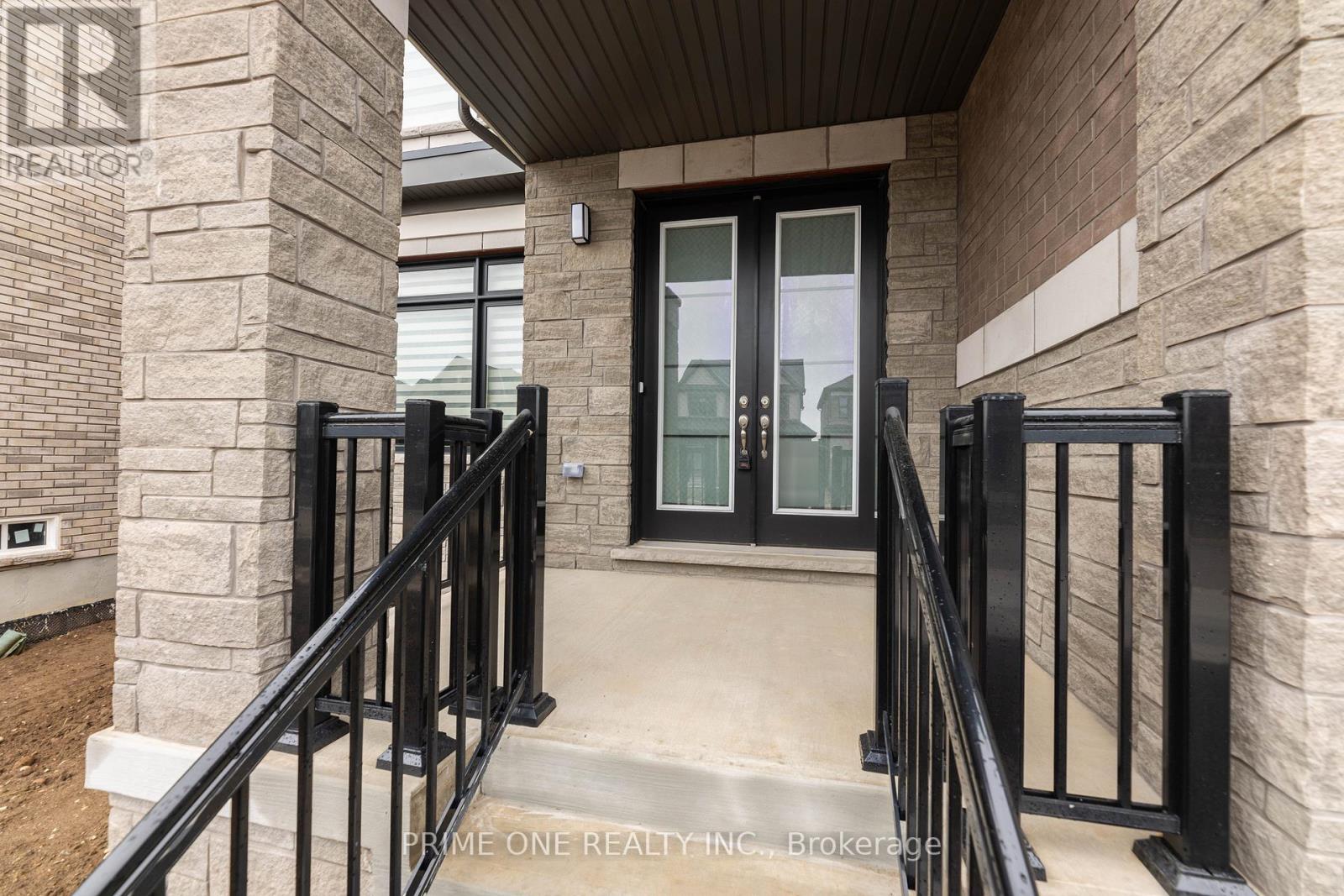 136 Blacklock Street, Cambridge, Ontario  N1S 0E3 - Photo 2 - X13043974