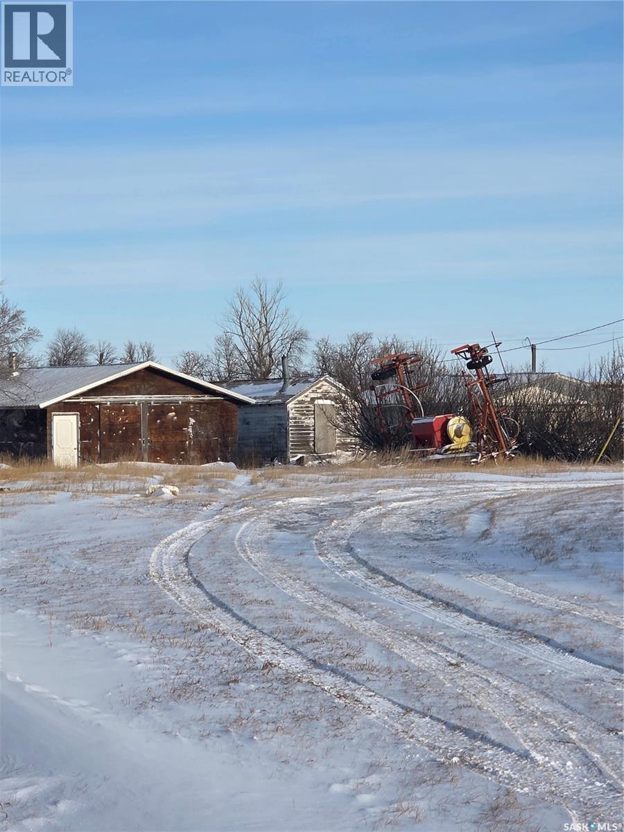East Elbow Acreage, Loreburn Rm No. 254, Saskatchewan  S0H 1J0 - Photo 12 - SK025794