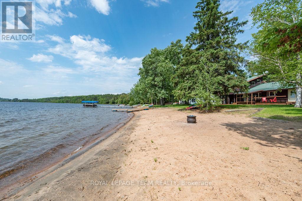 42165 COMBERMERE ROAD, Madawaska Valley, Ontario