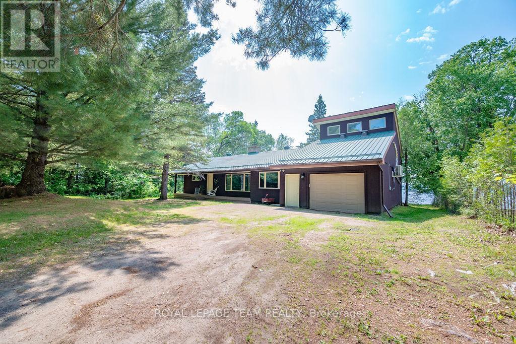 42165 Combermere Road, Madawaska Valley, Ontario  K0J 1B0 - Photo 5 - X13044016