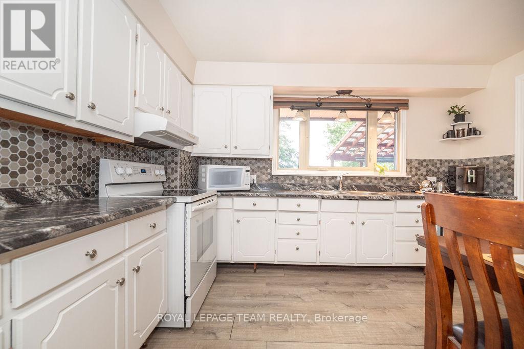 42165 Combermere Road, Madawaska Valley, Ontario  K0J 1B0 - Photo 8 - X13044016