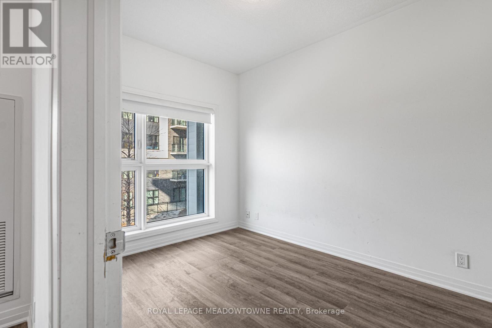 207 - 102 Grovewood Common, Oakville, Ontario  L6H 0X2 - Photo 18 - W13036850