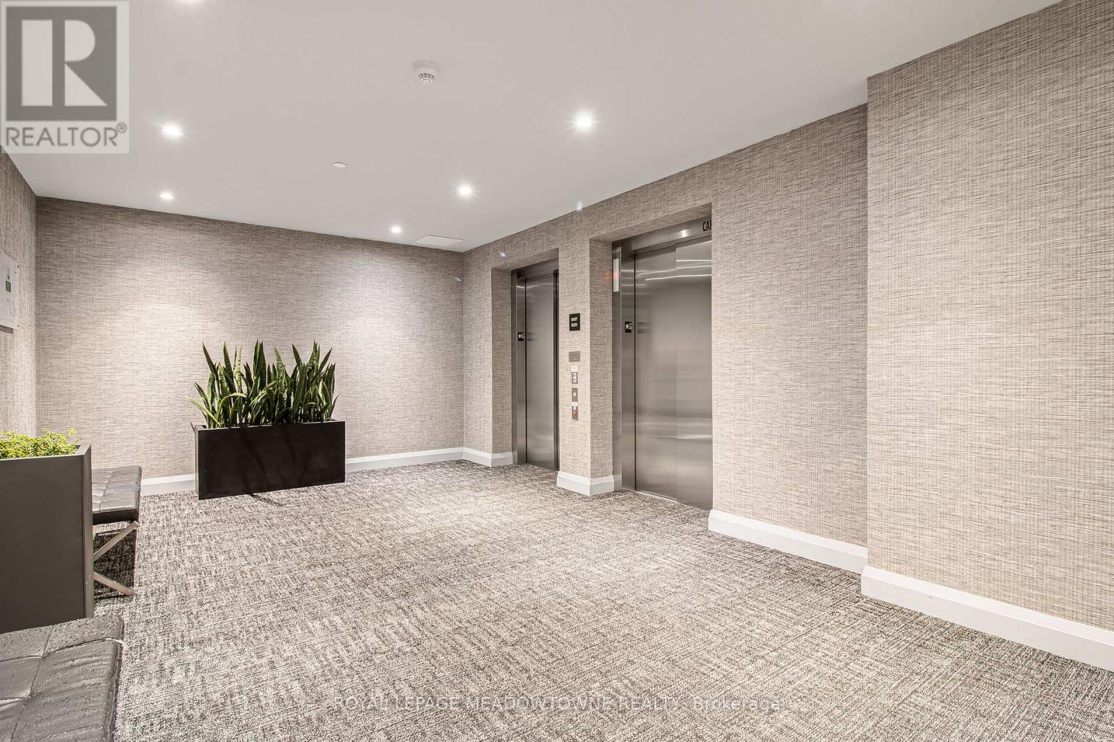 207 - 102 Grovewood Common, Oakville, Ontario  L6H 0X2 - Photo 8 - W13036850