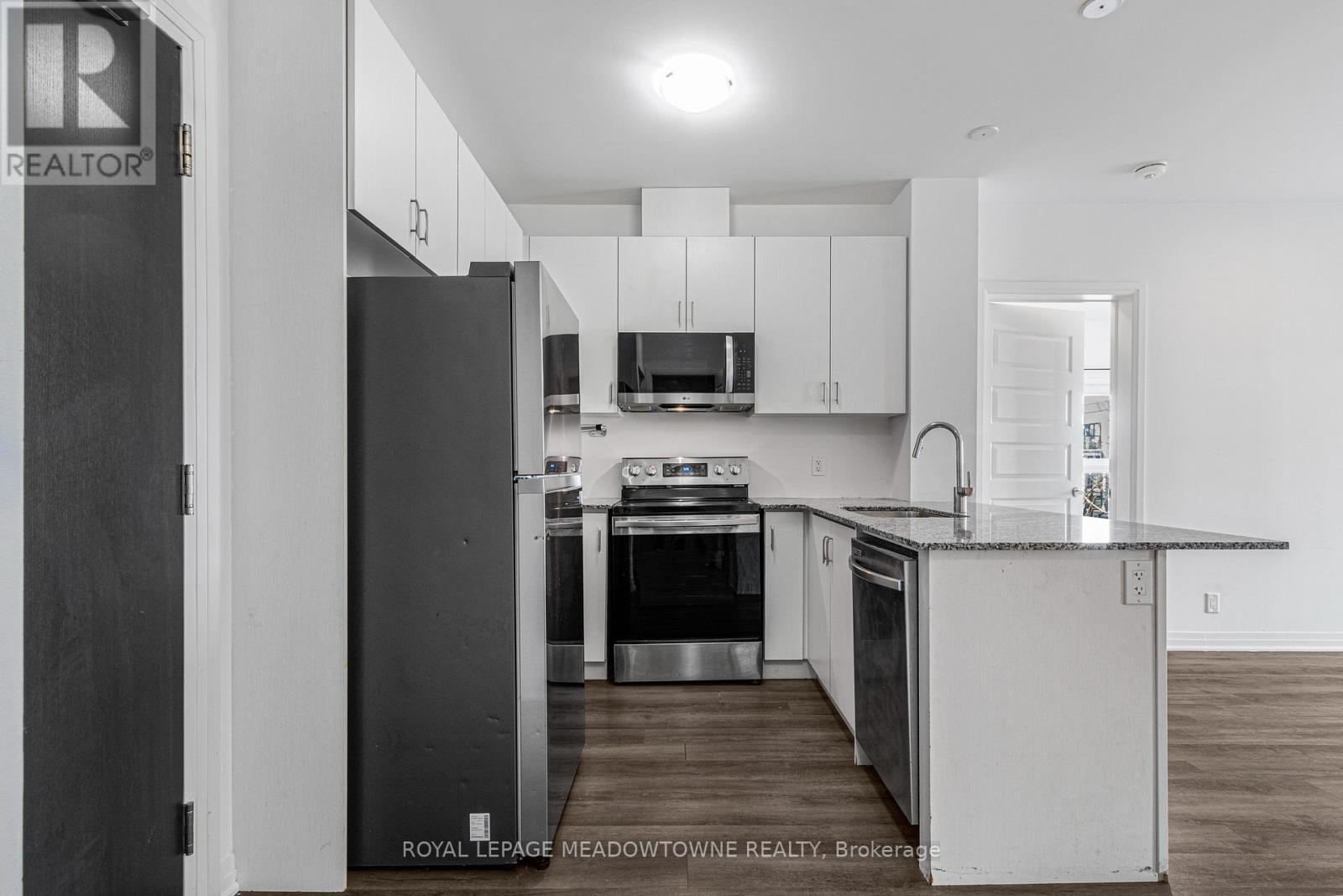 207 - 102 Grovewood Common, Oakville, Ontario  L6H 0X2 - Photo 13 - W13036850