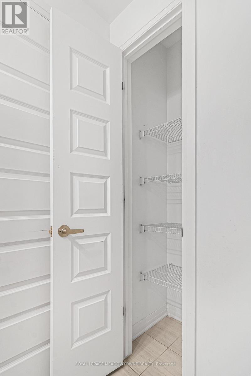 207 - 102 Grovewood Common, Oakville, Ontario  L6H 0X2 - Photo 15 - W13036850