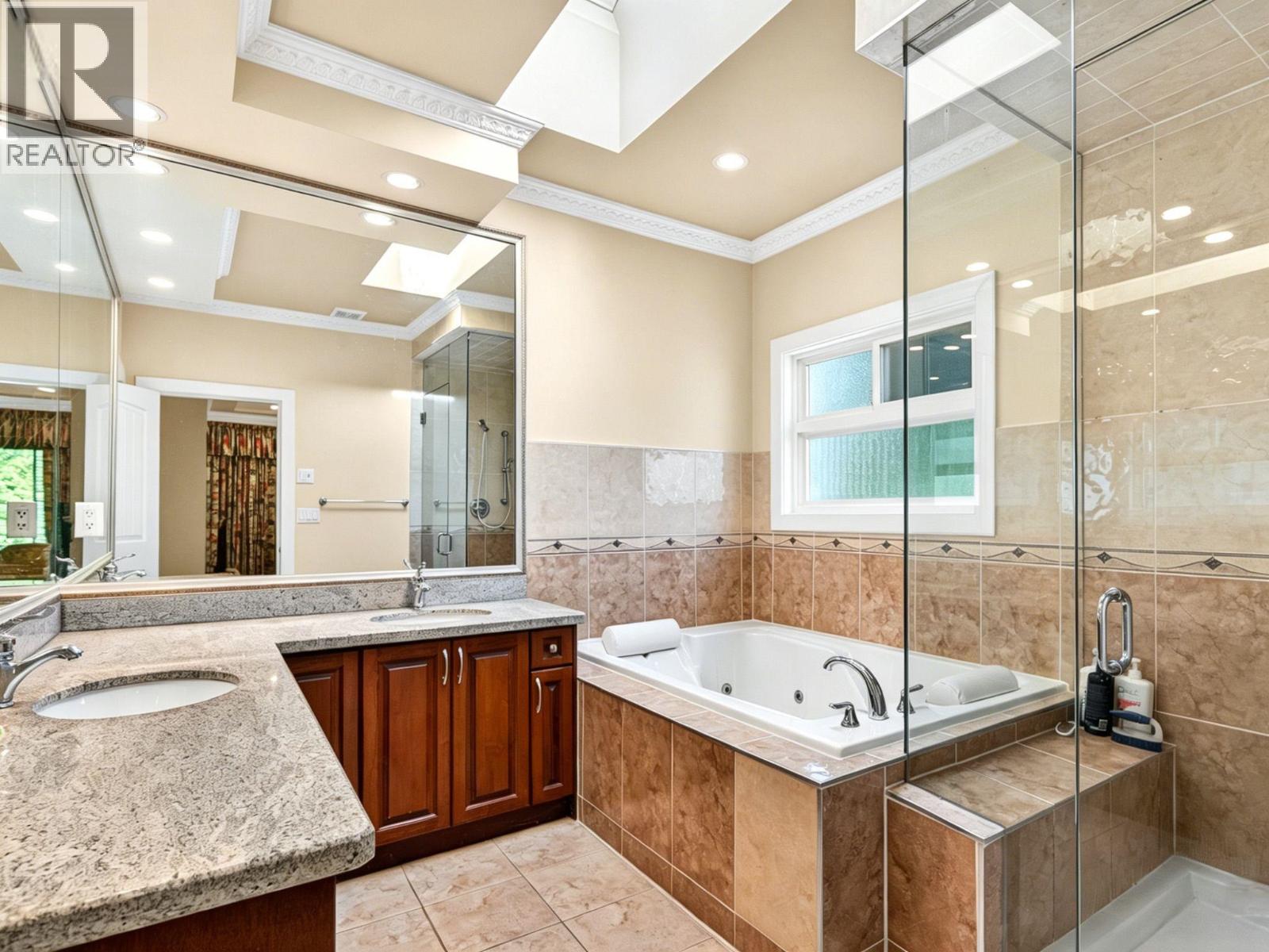 6040 Adams Place, Richmond, British Columbia  V7C 2W1 - Photo 11 - R3115646