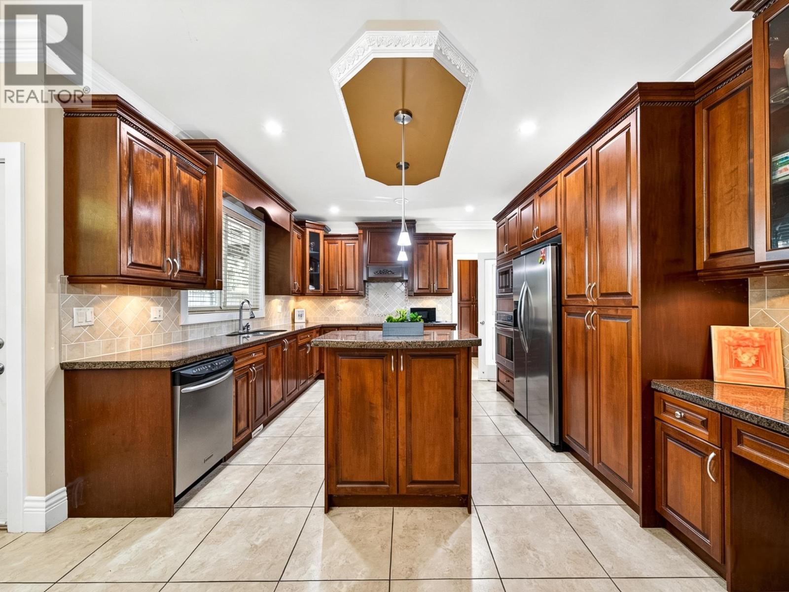 6040 Adams Place, Richmond, British Columbia  V7C 2W1 - Photo 8 - R3115646