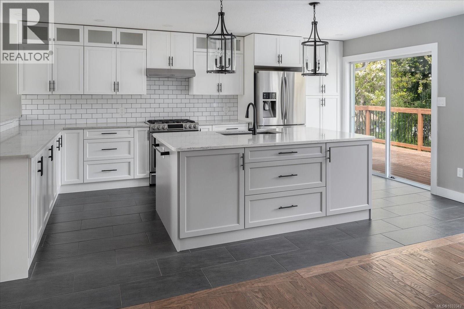 5701 Malibu Terr, Nanaimo, British Columbia  V9T 5W7 - Photo 11 - 1033342