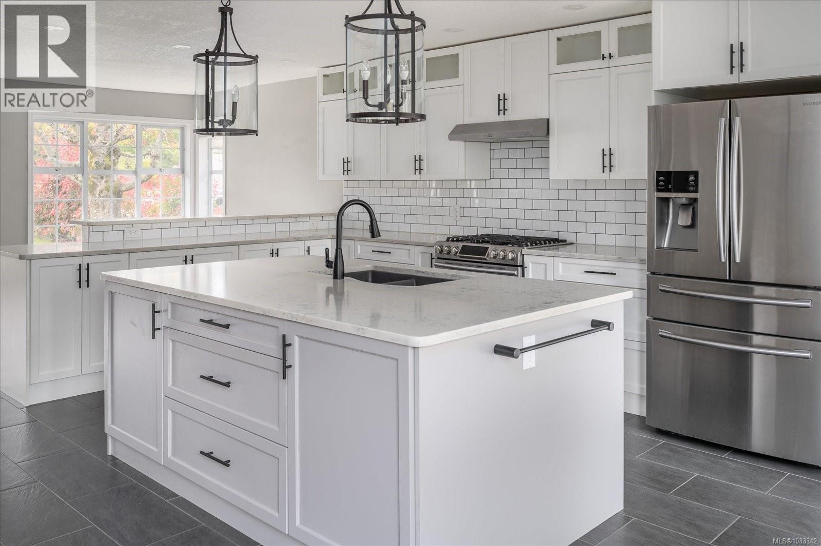 5701 Malibu Terr, Nanaimo, British Columbia  V9T 5W7 - Photo 13 - 1033342