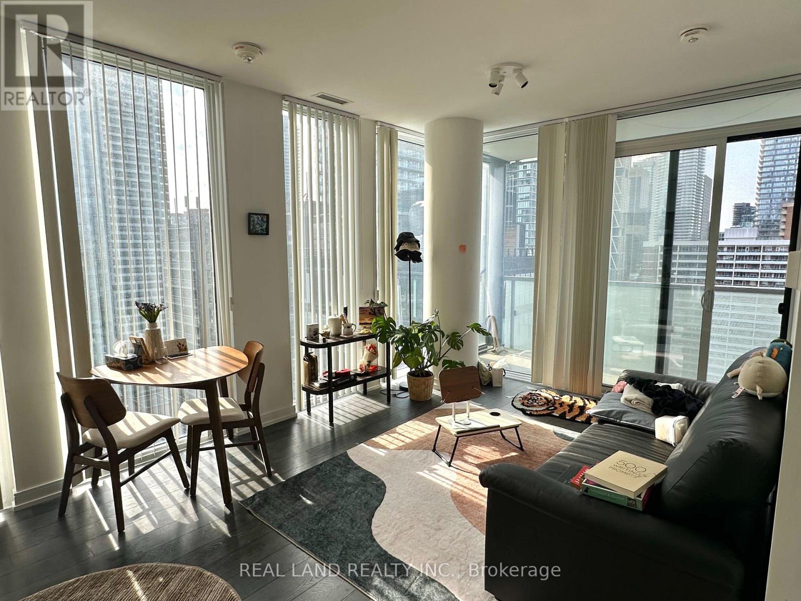 2209 - 28 WELLESLEY STREET E, Toronto, Ontario