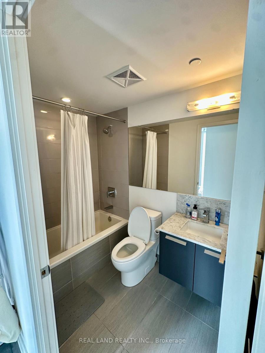 2209 - 28 Wellesley Street E, Toronto, Ontario  M4Y 0C4 - Photo 4 - C13043992