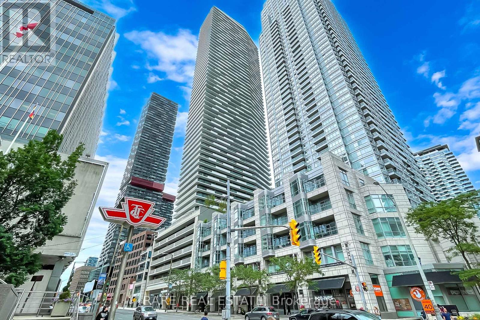 1507 - 2221 Yonge Street, Toronto, Ontario  M4S 0B8 - Photo 2 - C13043994