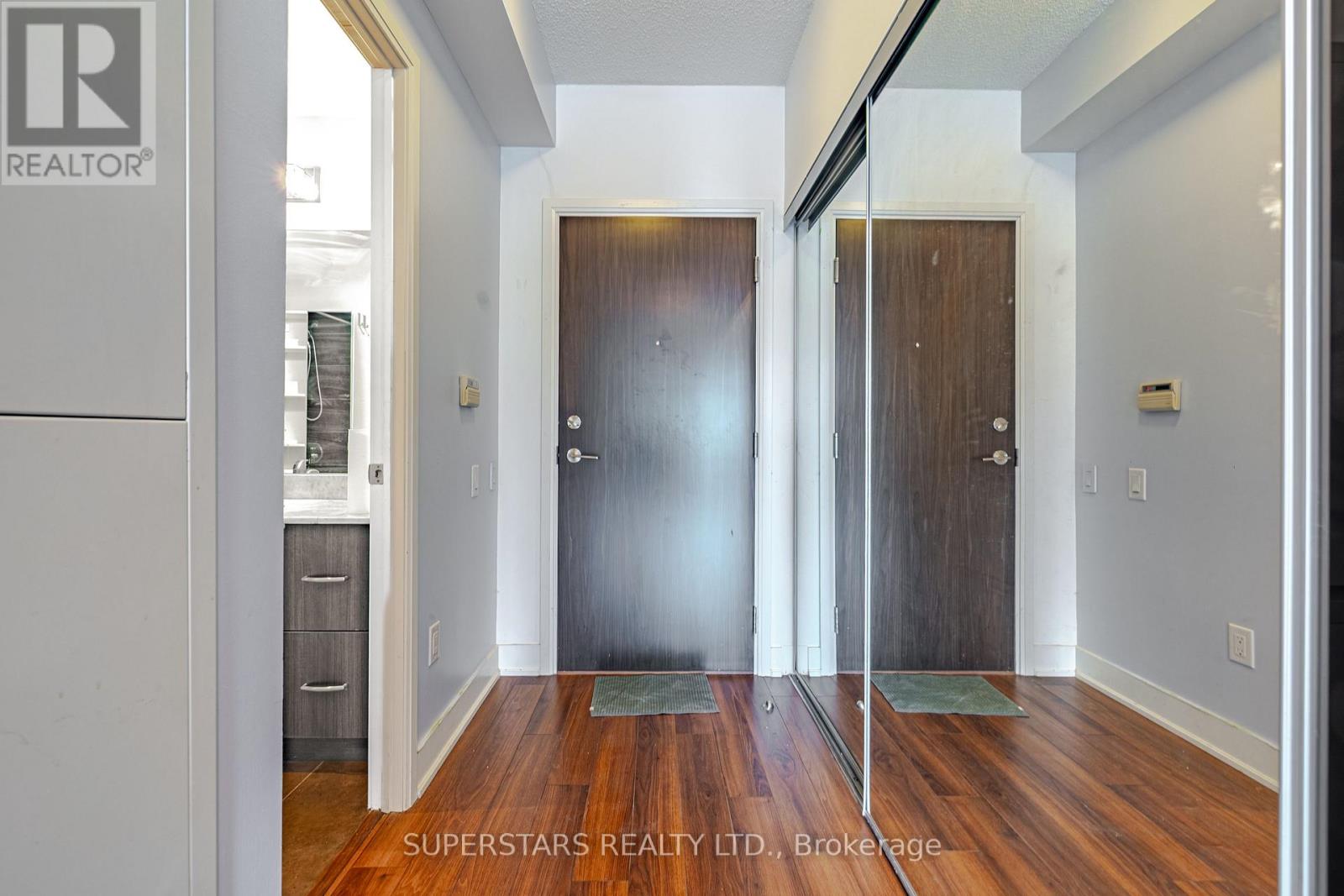 318 - 7608 Yonge Street, Vaughan, Ontario  L4J 0J5 - Photo 3 - N13044002