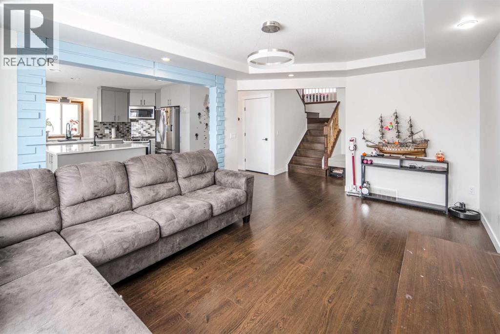 125 Coventry Crescent Ne, Calgary, Alberta  T3K 4Y9 - Photo 12 - A2304626