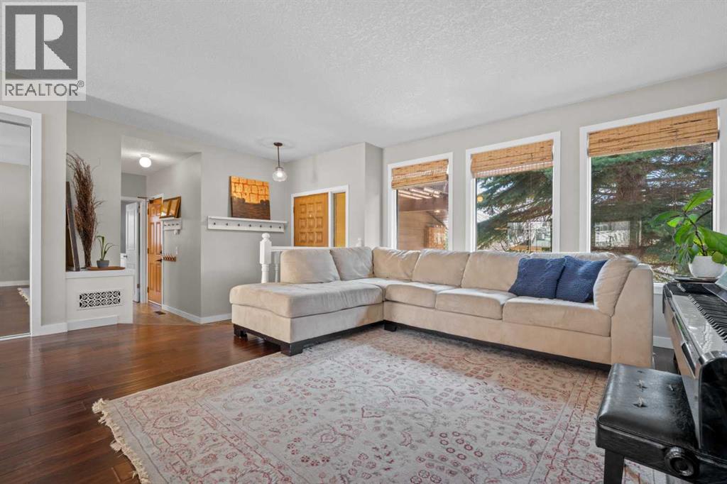 7 Edenwold Place Nw, Calgary, Alberta  T3A 3T7 - Photo 5 - A2303744