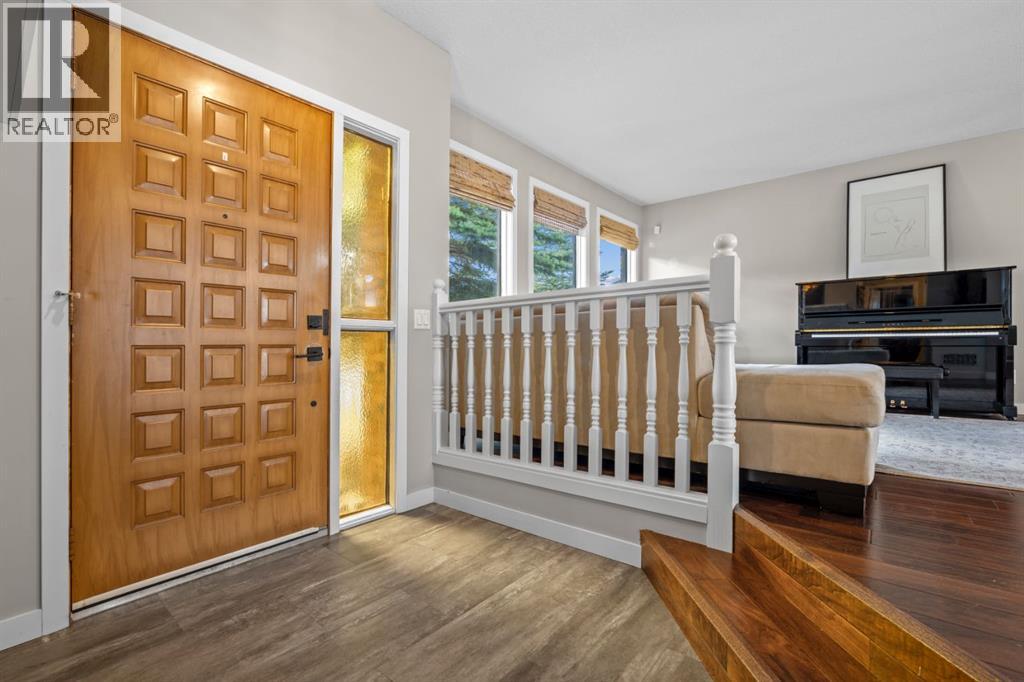 7 Edenwold Place Nw, Calgary, Alberta  T3A 3T7 - Photo 3 - A2303744