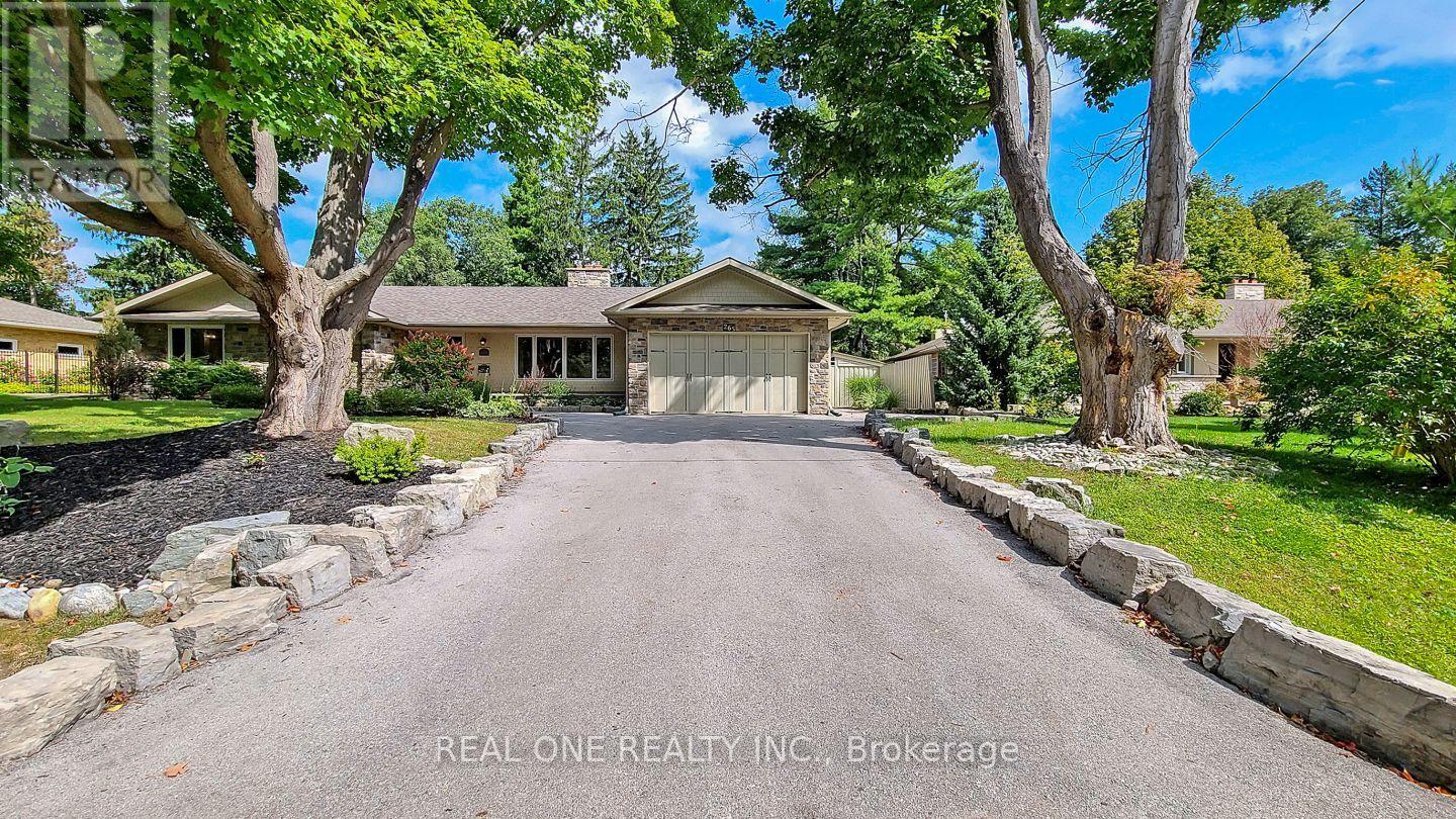 265 WOODLAND DRIVE, Oakville, Ontario