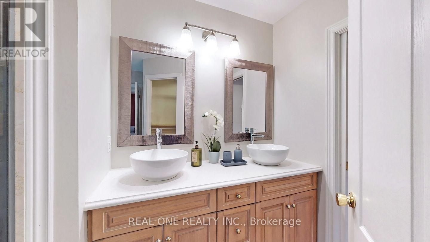 265 Woodland Drive, Oakville, Ontario  L6J 4W6 - Photo 15 - W13044026