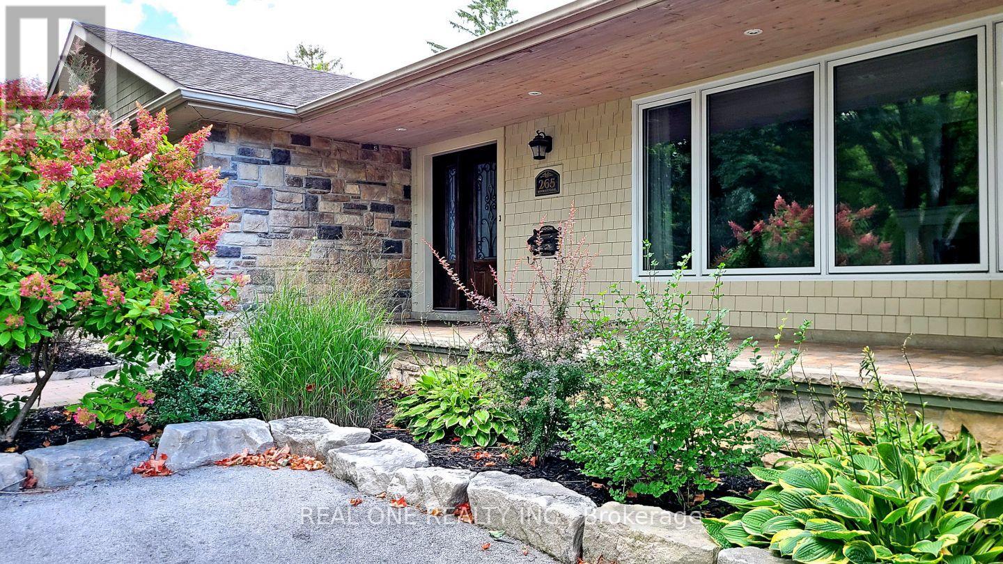 265 Woodland Drive, Oakville, Ontario  L6J 4W6 - Photo 4 - W13044026